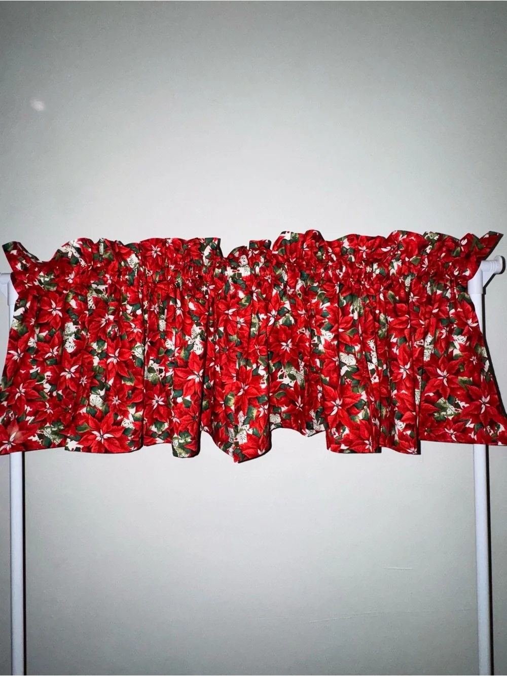 Set of 2 New!! Poinsettias Holiday Valance’s